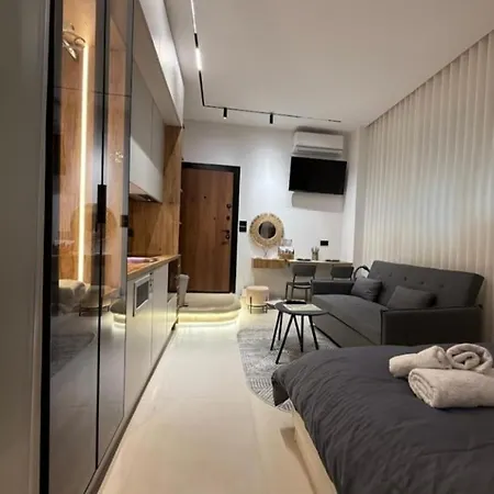 Dennys Near Pazari I Ri-optika Roma Appartement Tirana